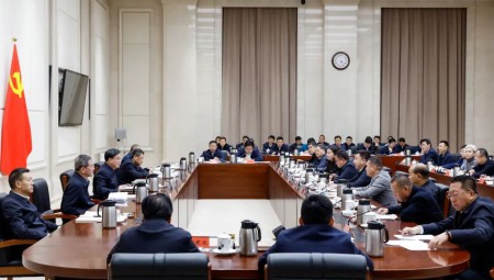 3月27日，，，，，，，，集团董事长王浩宇参与甘肃省民营企业座谈会并作互换讲话